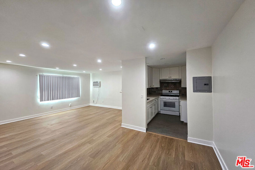 1341 N Keystone Street - Photo 7