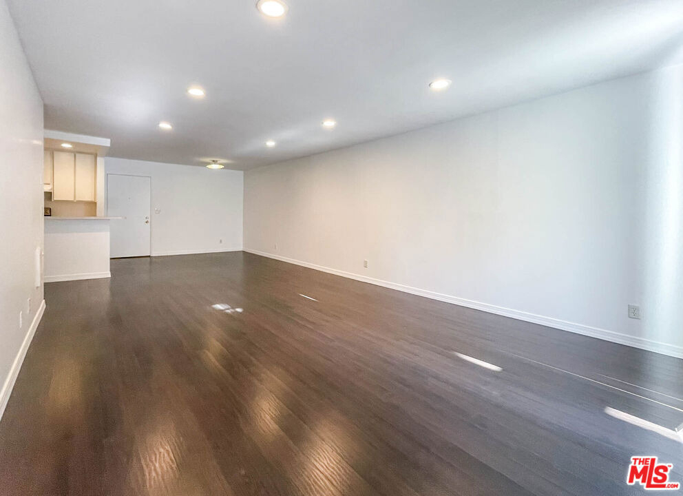 7777 W 91st Street - Photo 2