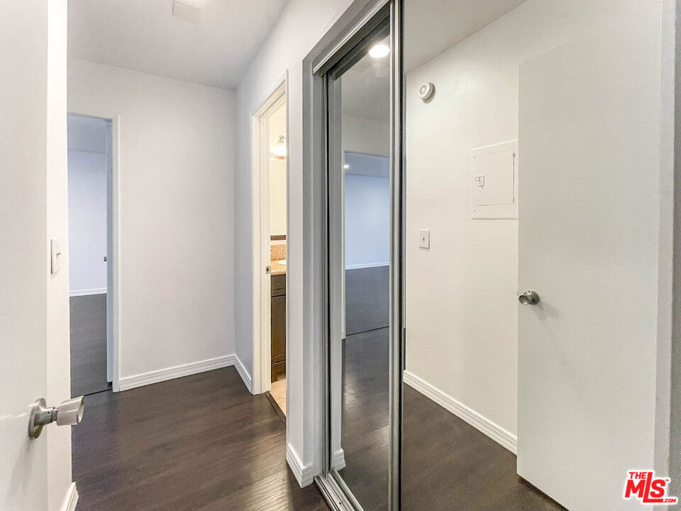 7777 W 91st Street - Photo 6
