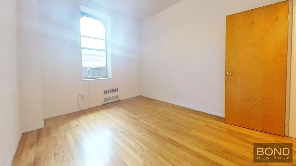 1297 Lexington Avenue - Photo 4