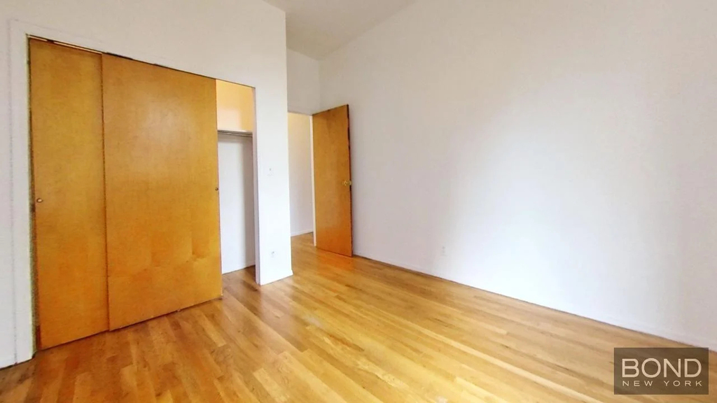 1297 Lexington Avenue - Photo 2
