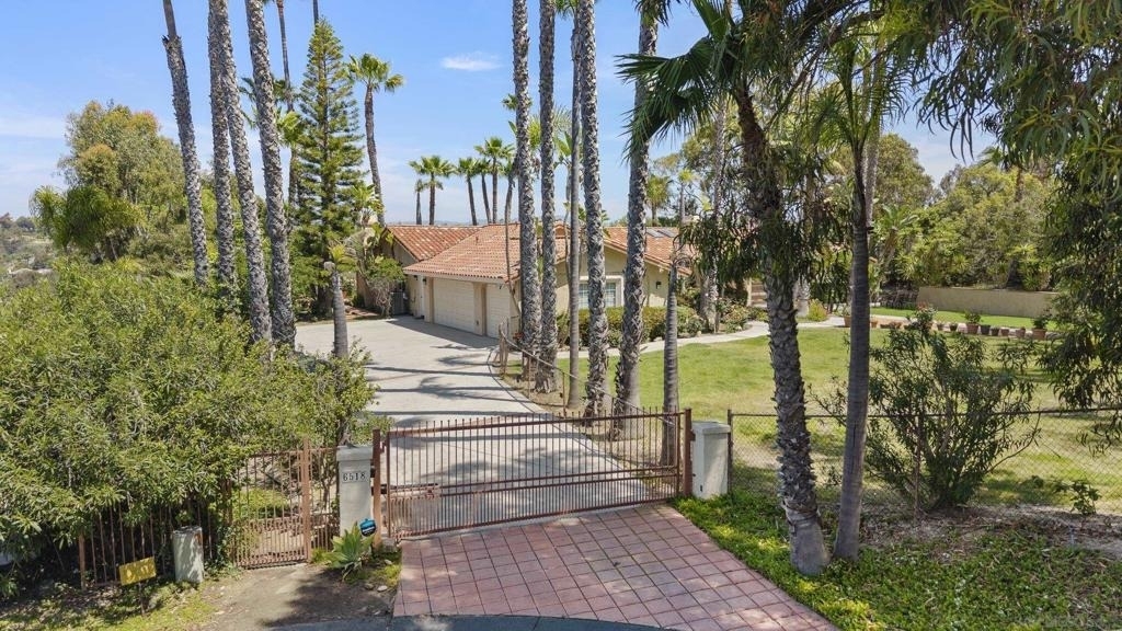 6518 Monte Fuego - Photo 52