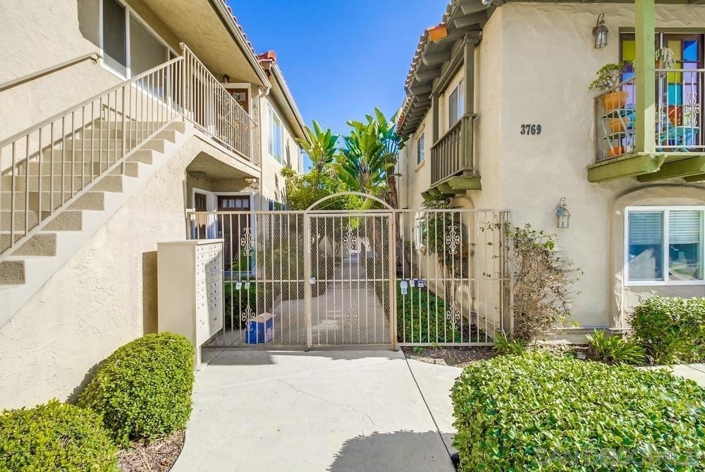 3769 Wilson Ave - Photo 2