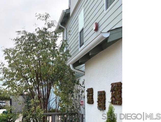 2675 Roosevelt St - Photo 2