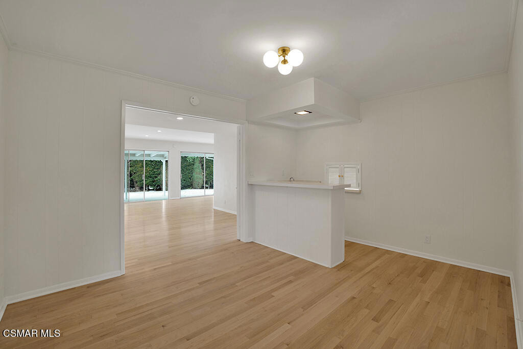 12754 Addison Street - Photo 11