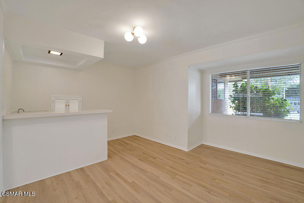 12754 Addison Street - Photo 12