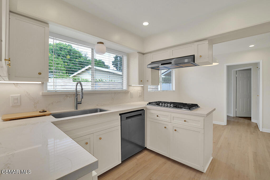 12754 Addison Street - Photo 2