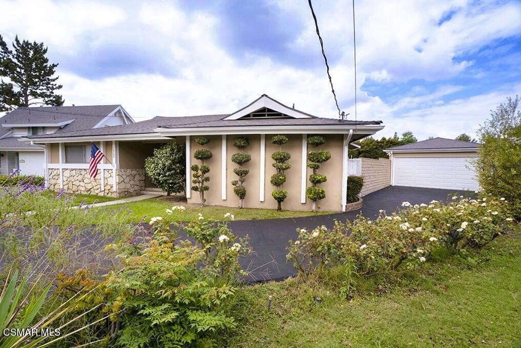 12754 Addison Street - Photo 5