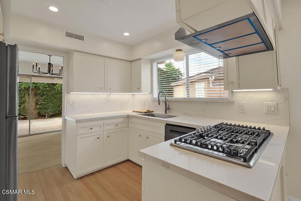12754 Addison Street - Photo 16