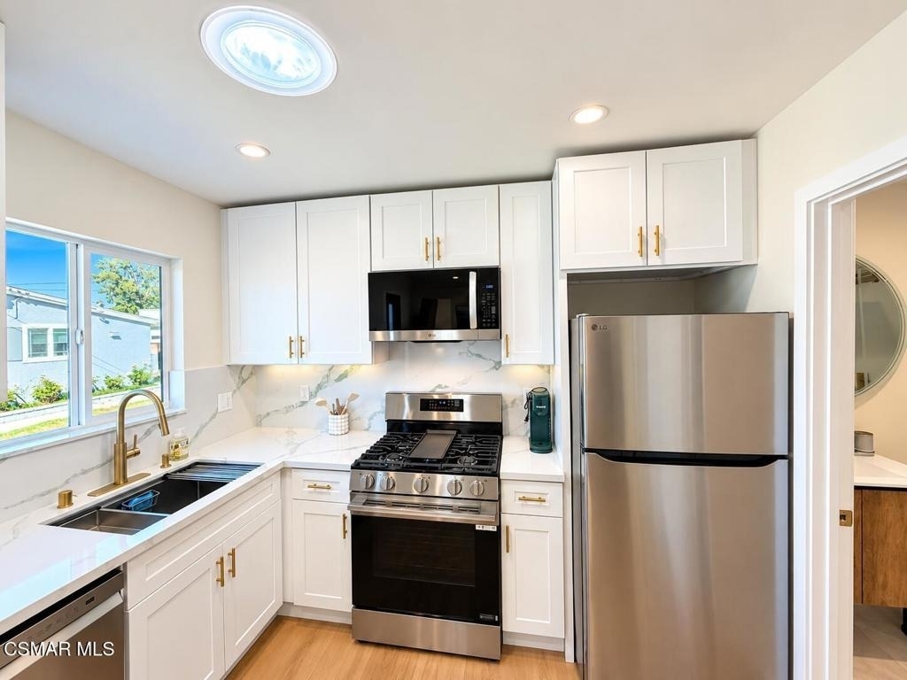 8324 Bardwell Avenue - Photo 8