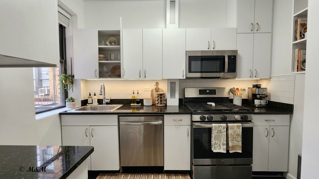 71 West 12th Street - Photo 1