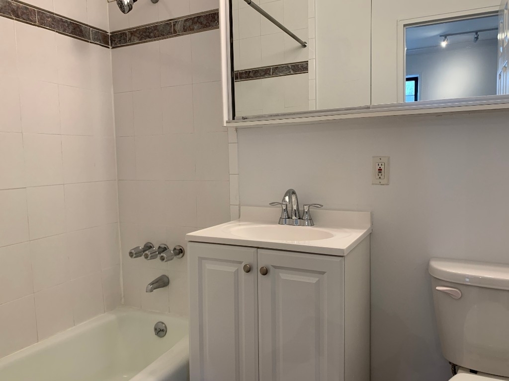 West 85th Street - Photo 8