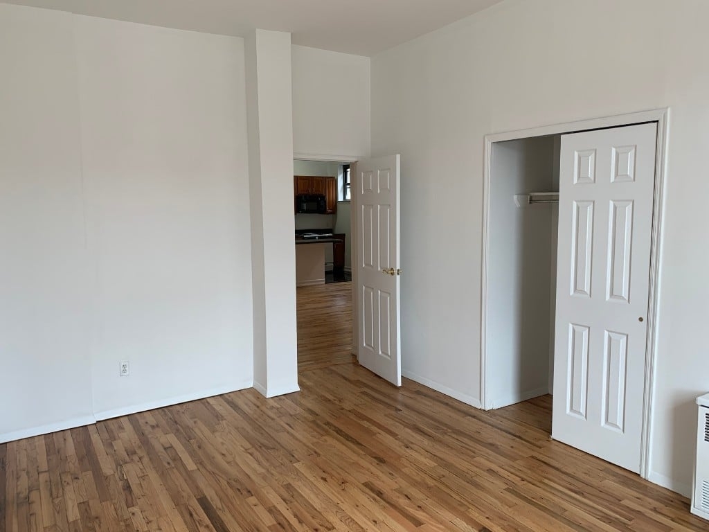 West 85th Street - Photo 7