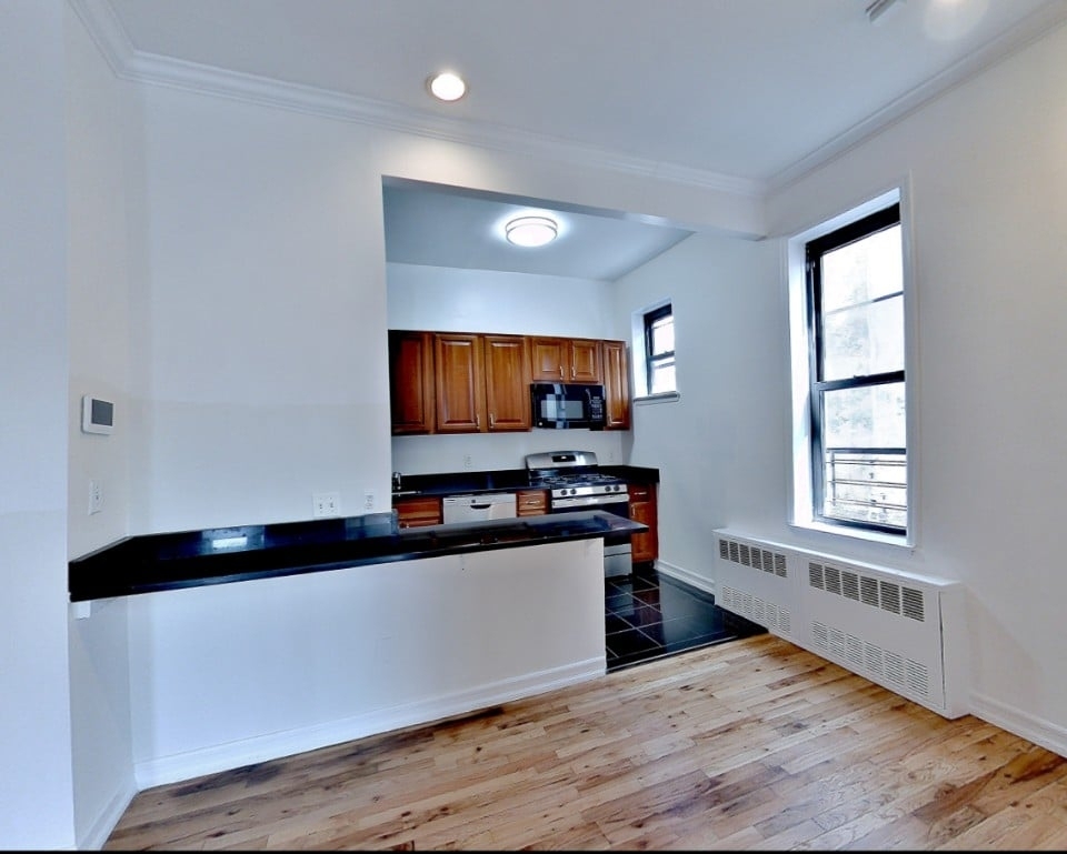 West 85th Street - Photo 1