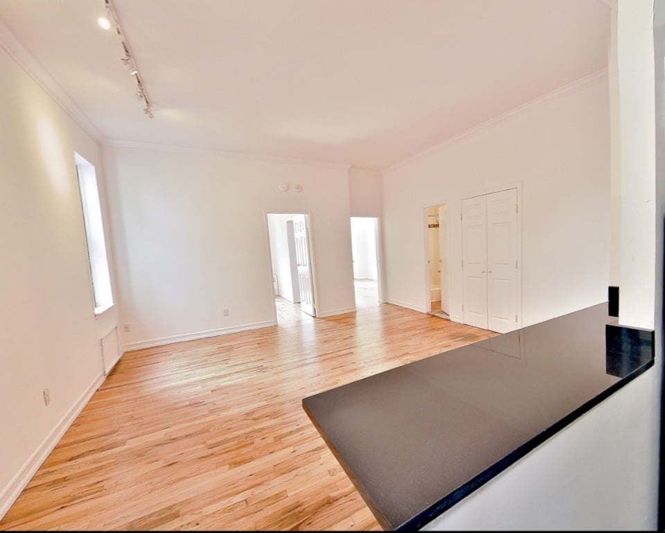 West 85th Street - Photo 0