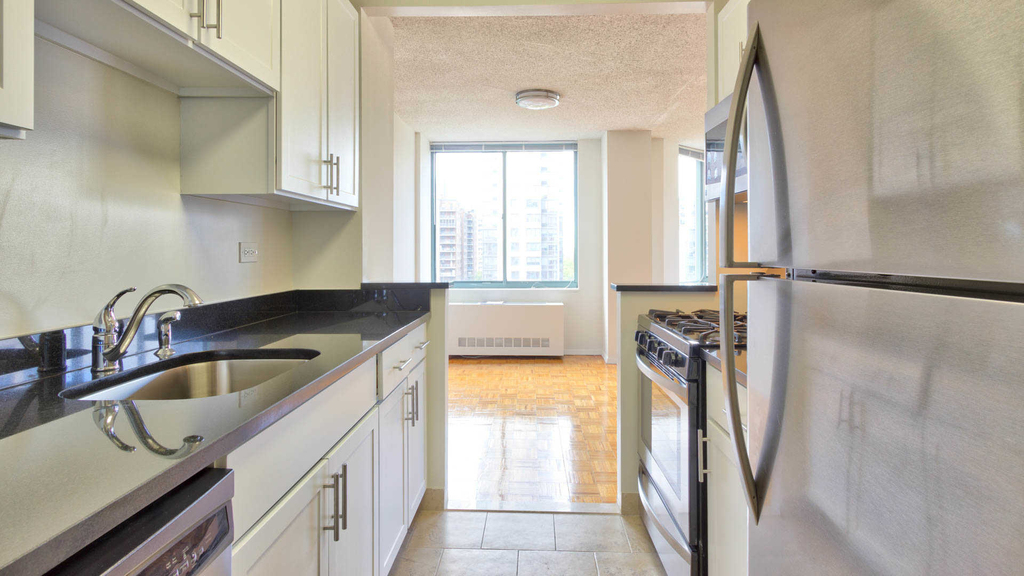 750 Columbus Ave. - Photo 9