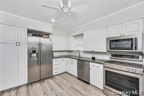 625 E Beech Street - Photo 1