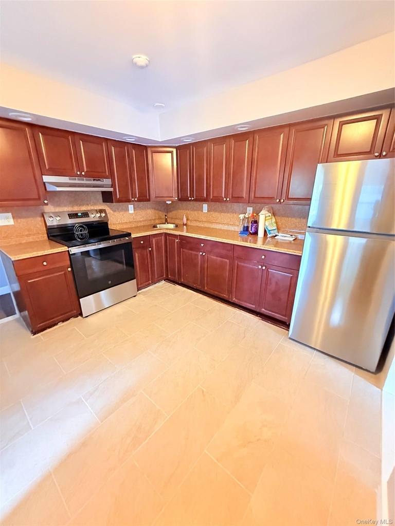 5000 Express Dr S - Photo 4