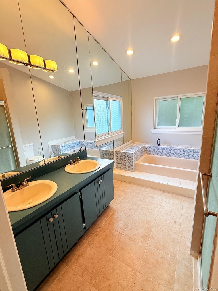 5000 Express Dr S - Photo 9