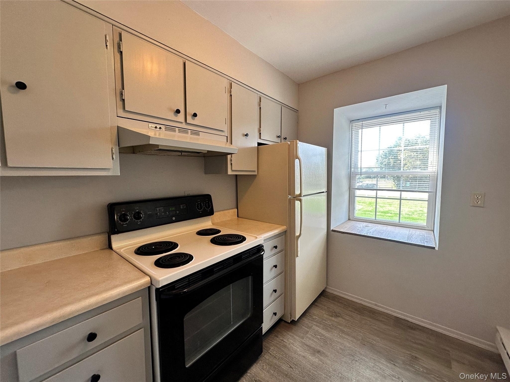 101 Sylvan - Photo 0