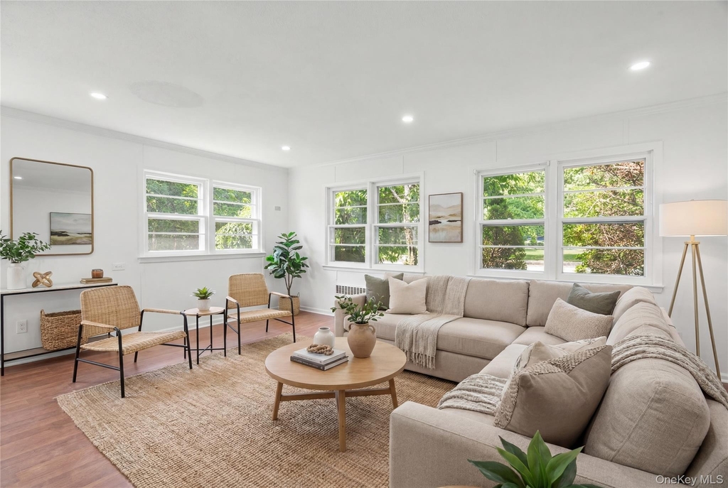 467 Hempstead - Photo 8