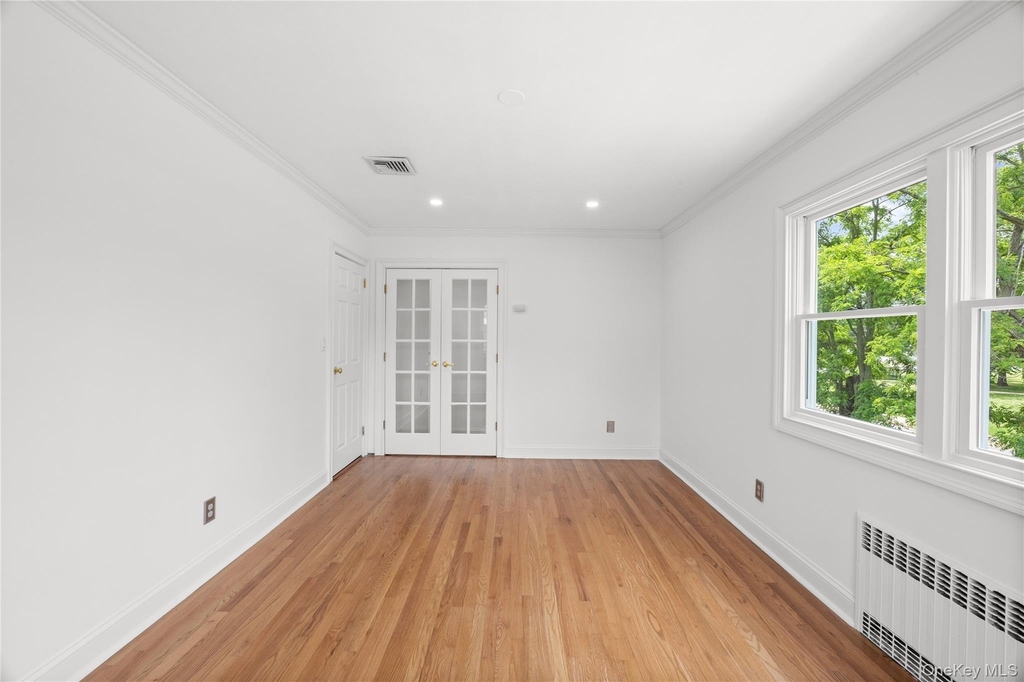 467 Hempstead - Photo 9
