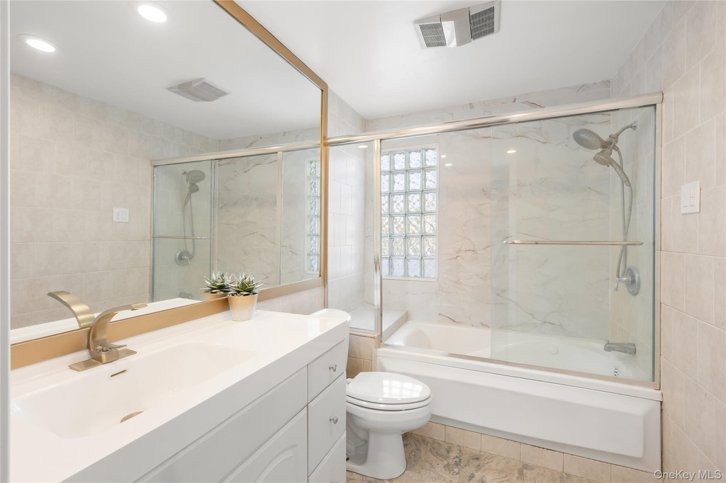 467 Hempstead - Photo 15