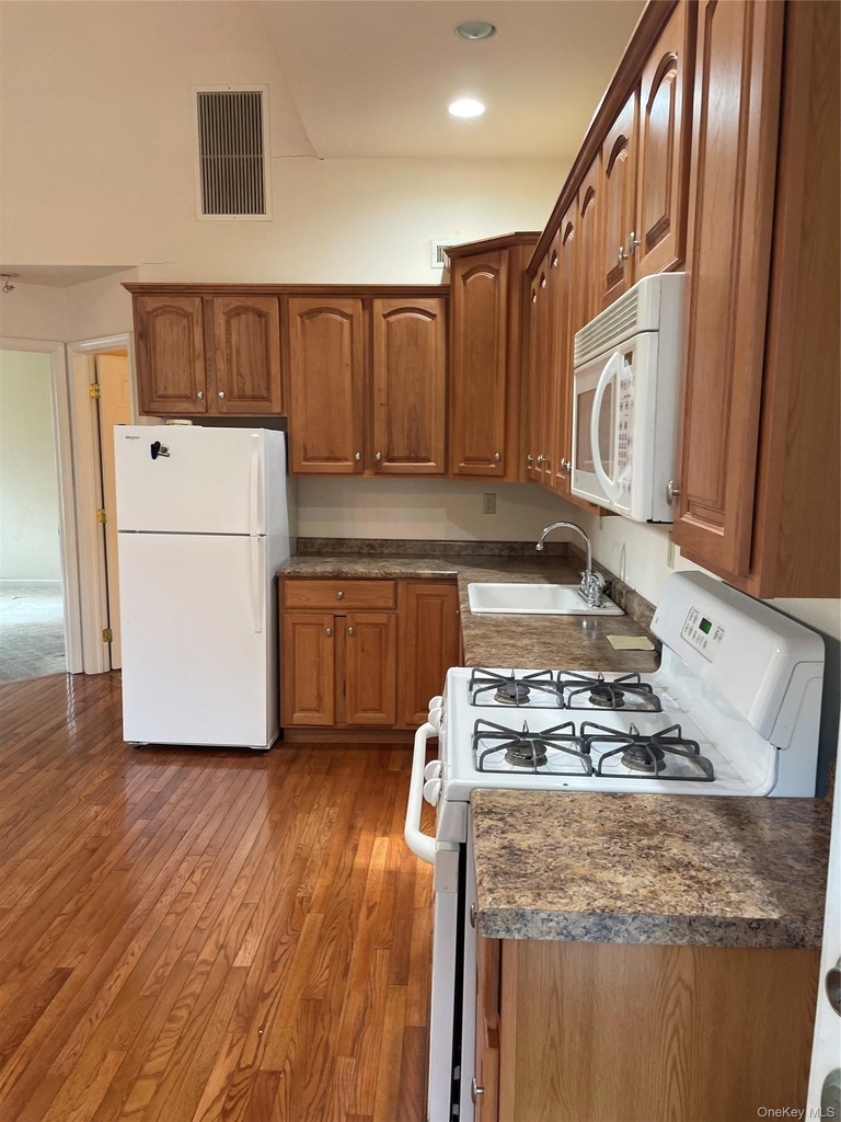 10 Torrey Lane - Photo 1