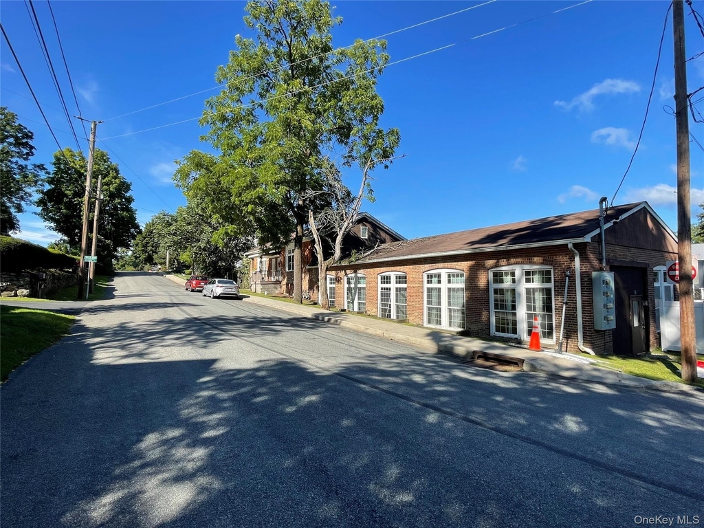 10 Torrey Lane - Photo 4