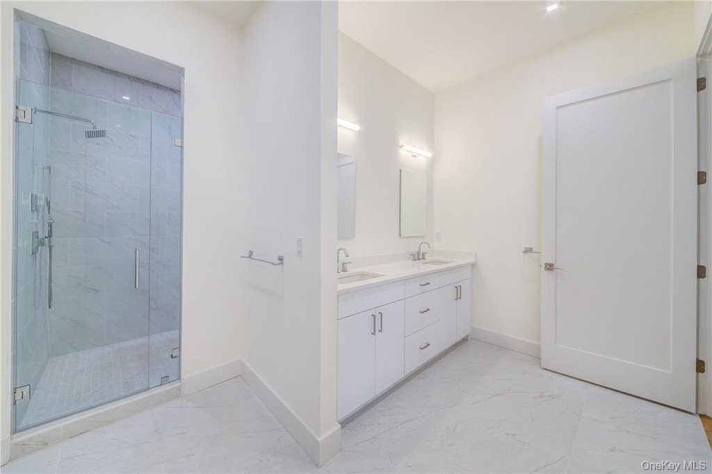 110 Chatsworth Avenue - Photo 13