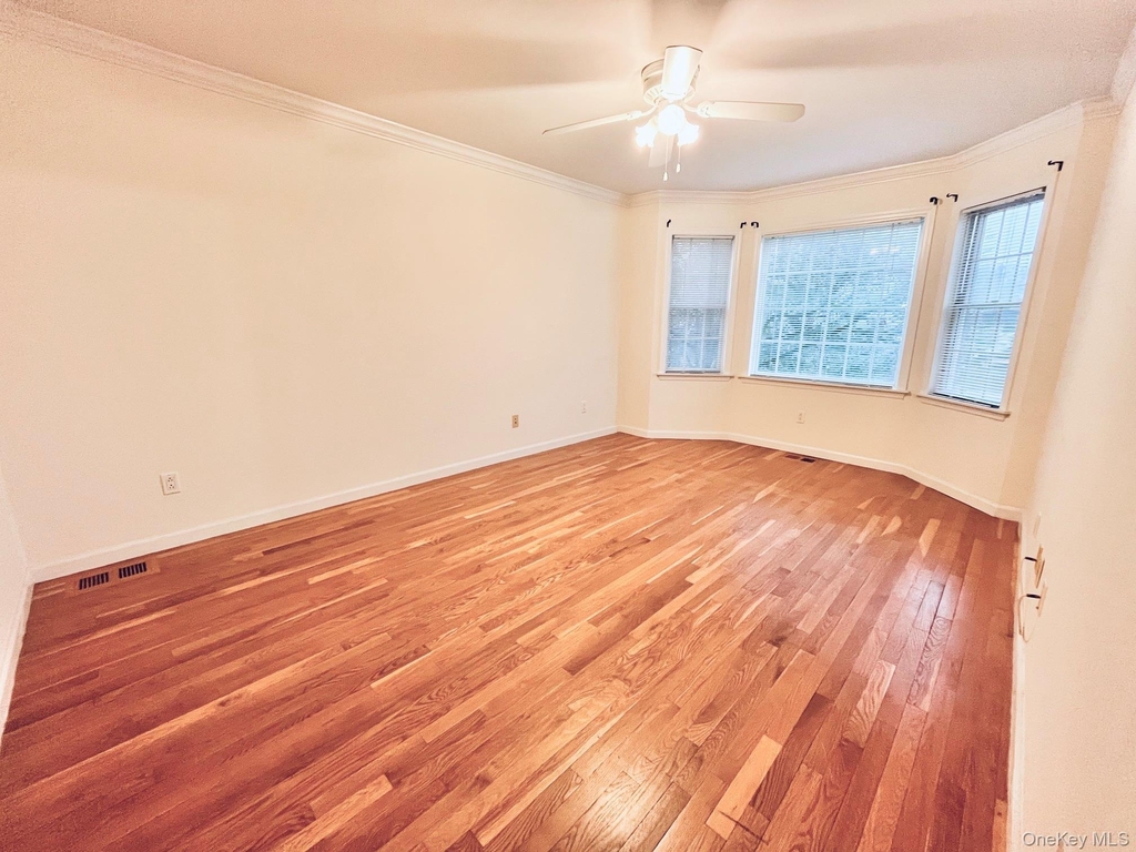 153 Montgomery Avenue - Photo 8