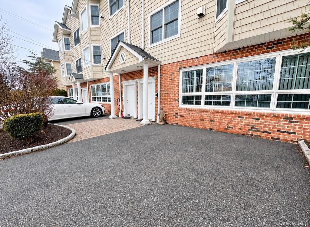 153 Montgomery Avenue - Photo 0