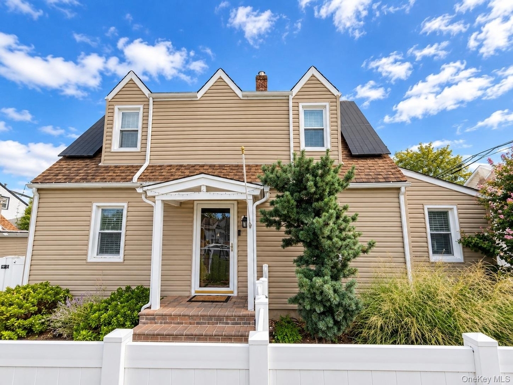 88 West Boulevard - Photo 1