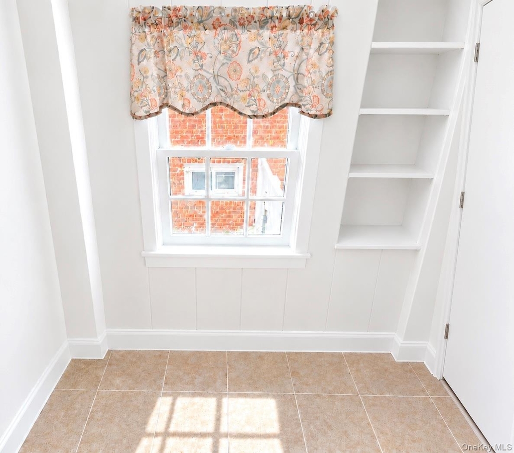 88 West Boulevard - Photo 22