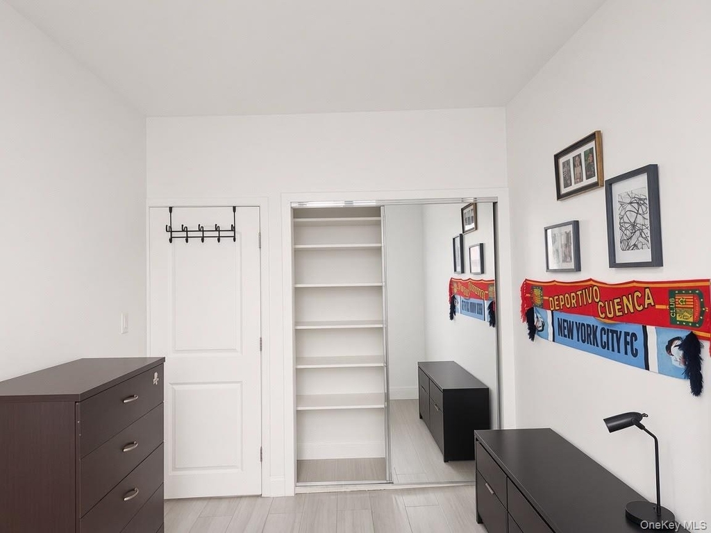 102-03 Northern Boulevard - Photo 8
