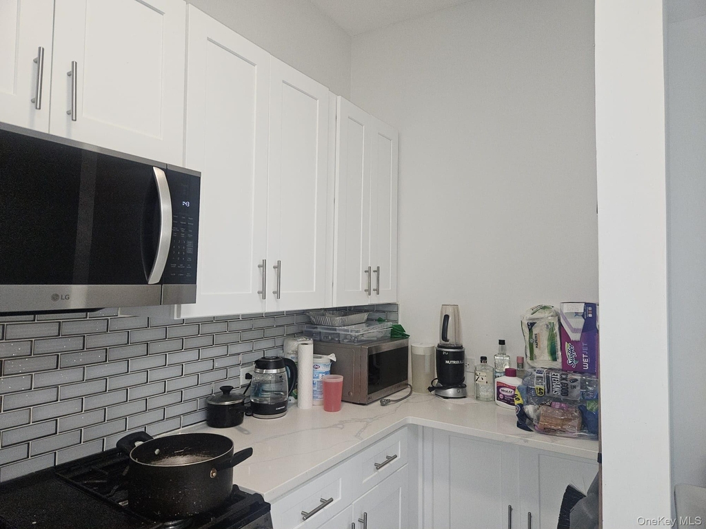 102-03 Northern Boulevard - Photo 2