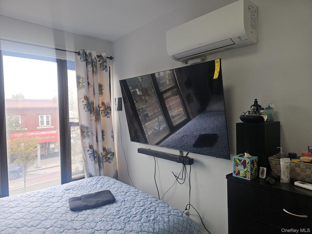 102-03 Northern Boulevard - Photo 7