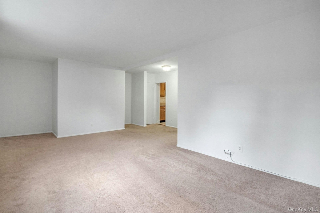 580 Bedford - Photo 11
