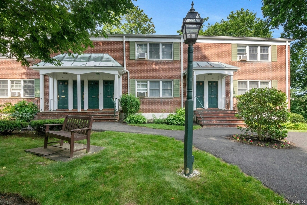 580 Bedford - Photo 1