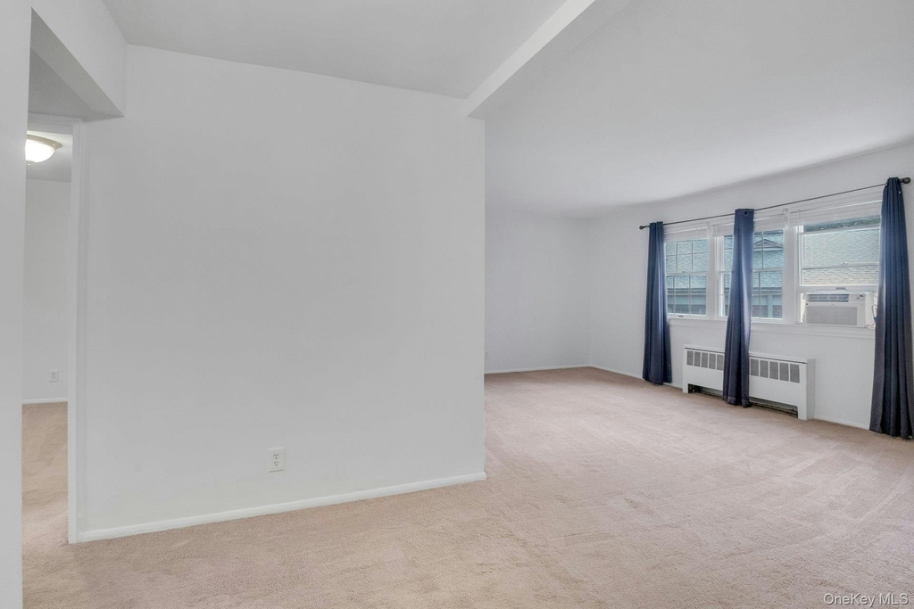 580 Bedford - Photo 9