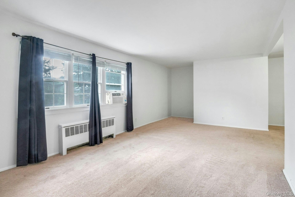 580 Bedford - Photo 8