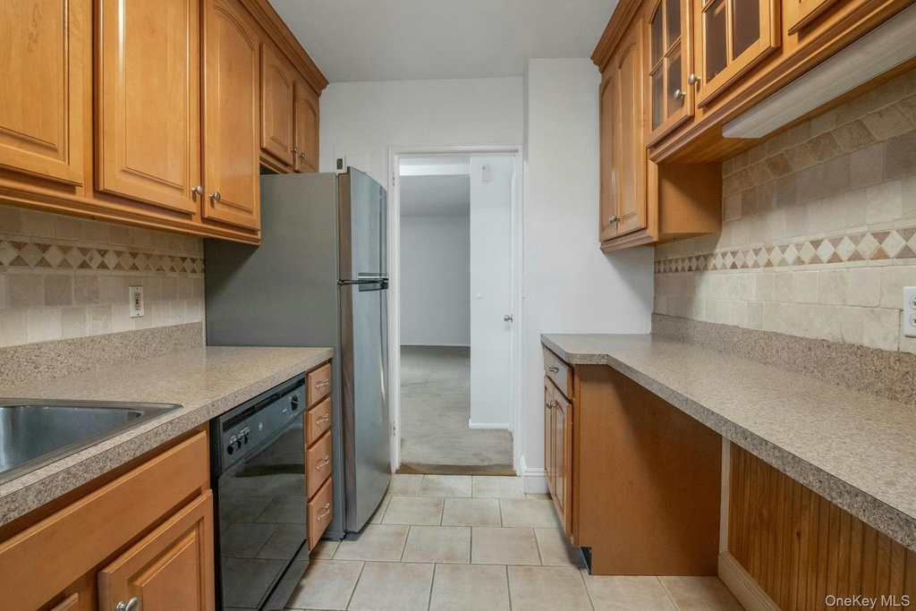 580 Bedford - Photo 7