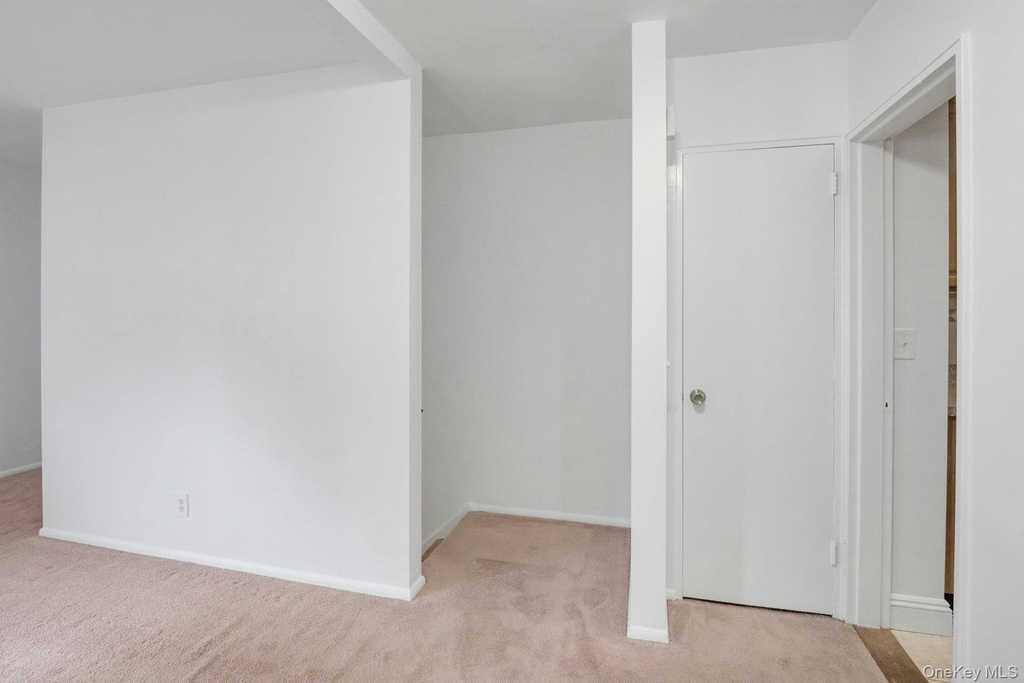 580 Bedford - Photo 12