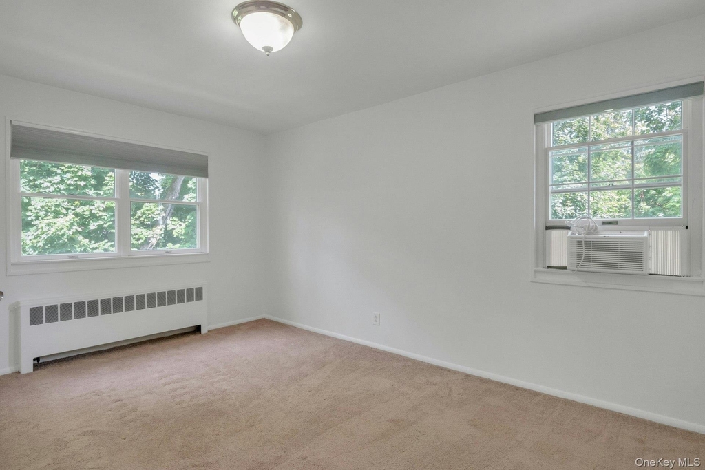 580 Bedford - Photo 15