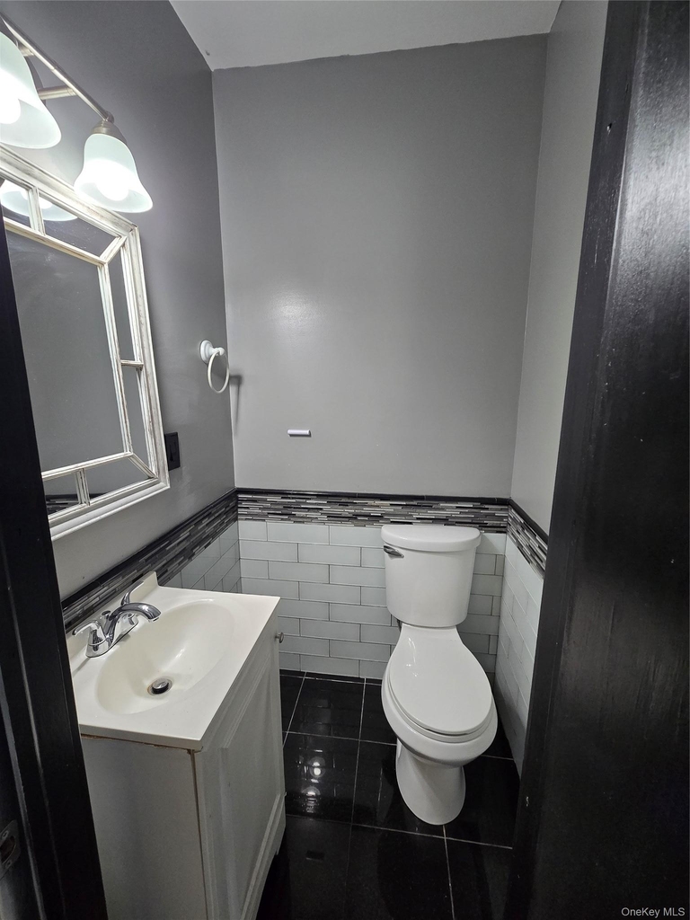 300 A Lakeside Road - Photo 4