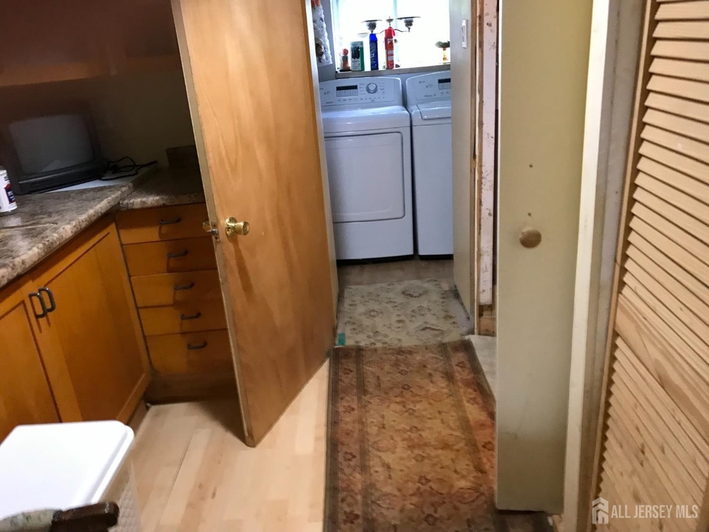64 Lawrence Avenue - Photo 10