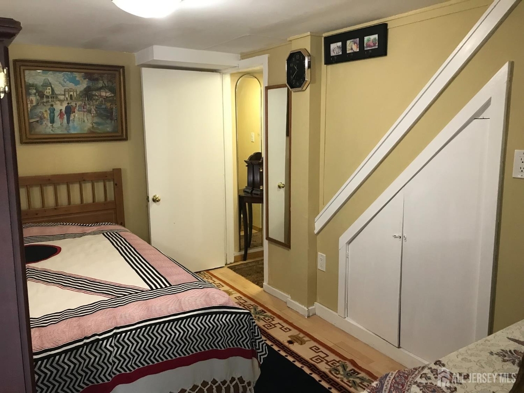 64 Lawrence Avenue - Photo 1
