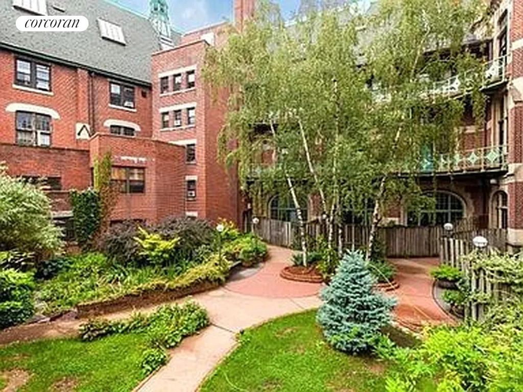 555 Washington Avenue - Photo 3