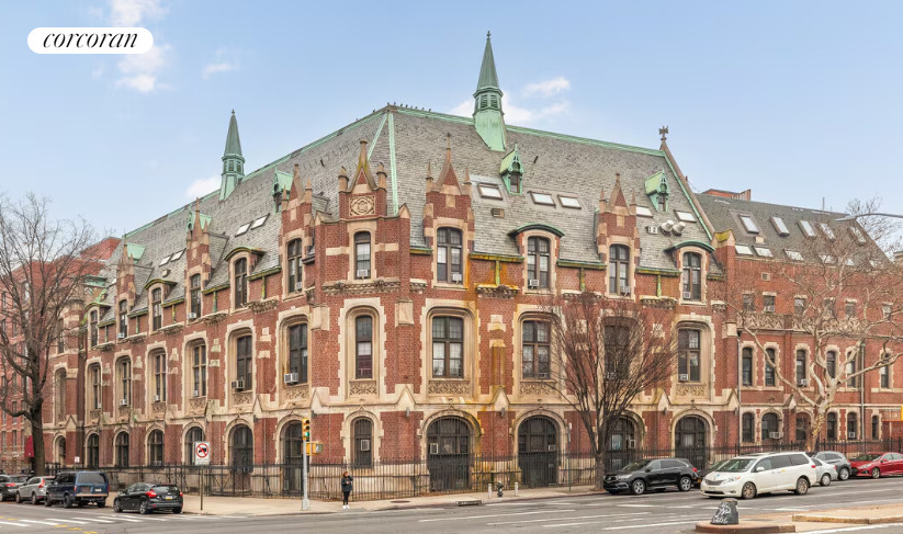 555 Washington Avenue - Photo 0