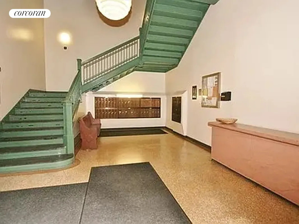 555 Washington Avenue - Photo 2
